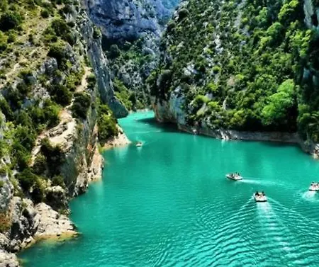 A Les Bains - Les Fontaines *