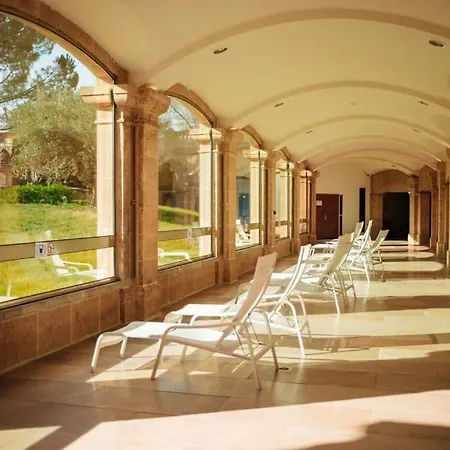 à Les Bains - Les Fontaines * Gréoux-les-Bains